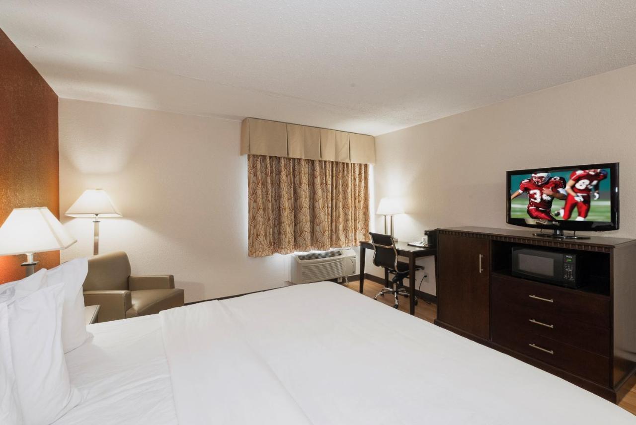 Red Roof Inn & Suites Mt Holly - Mcguire Afb Westampton Екстериор снимка