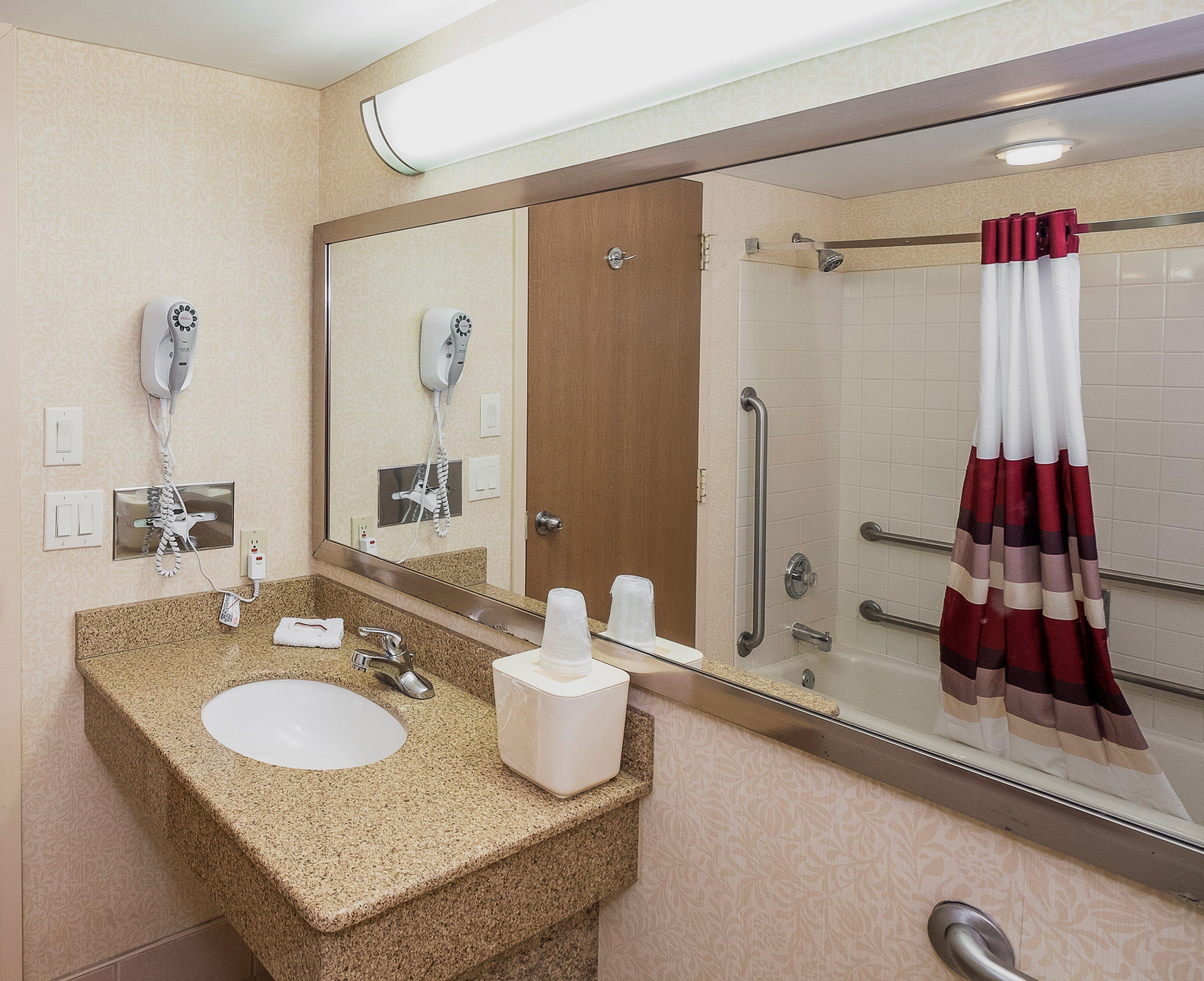 Red Roof Inn & Suites Mt Holly - Mcguire Afb Westampton Екстериор снимка