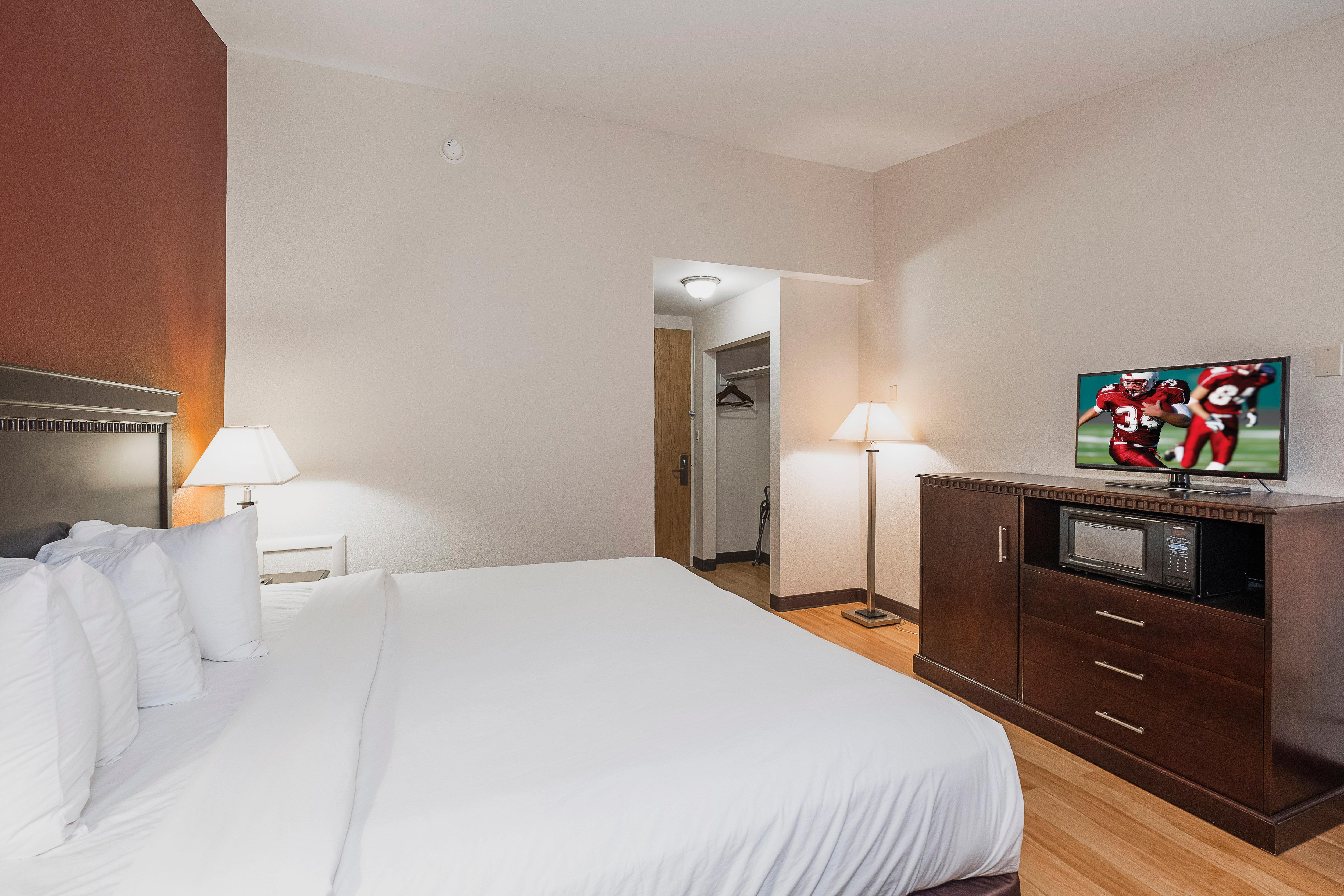 Red Roof Inn & Suites Mt Holly - Mcguire Afb Westampton Екстериор снимка