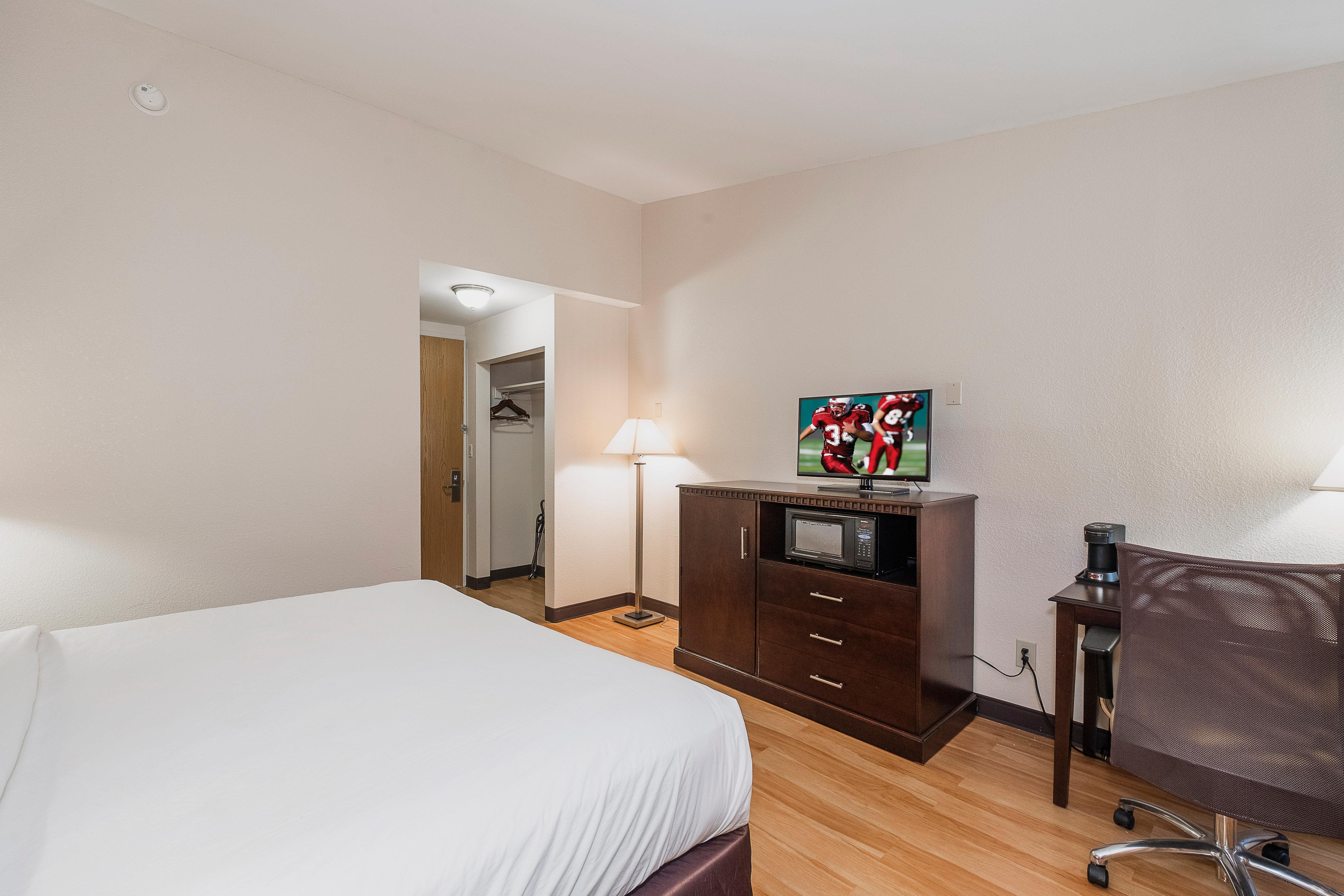Red Roof Inn & Suites Mt Holly - Mcguire Afb Westampton Екстериор снимка