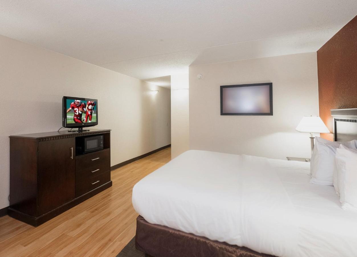 Red Roof Inn & Suites Mt Holly - Mcguire Afb Westampton Екстериор снимка