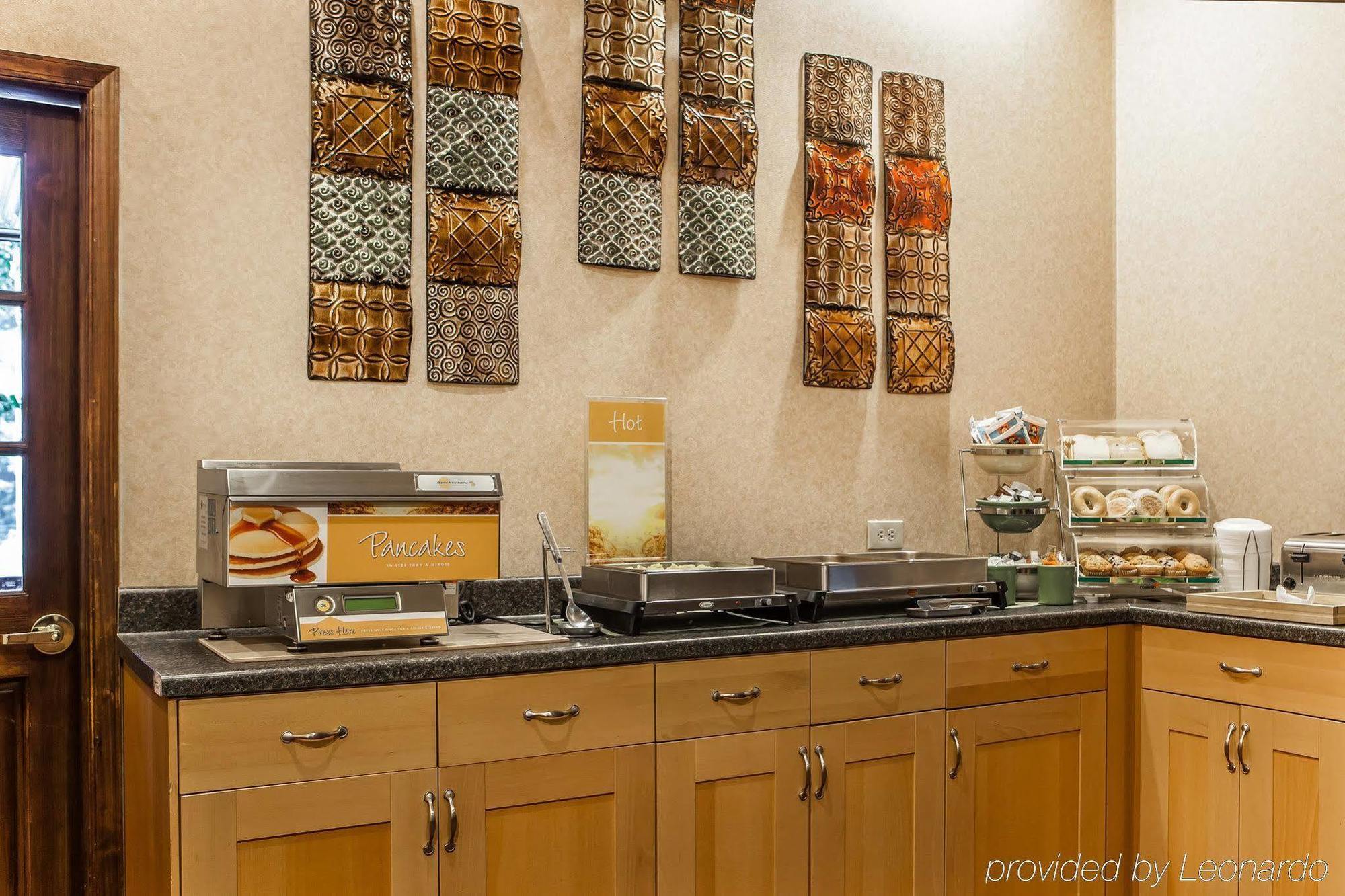 Red Roof Inn & Suites Mt Holly - Mcguire Afb Westampton Екстериор снимка