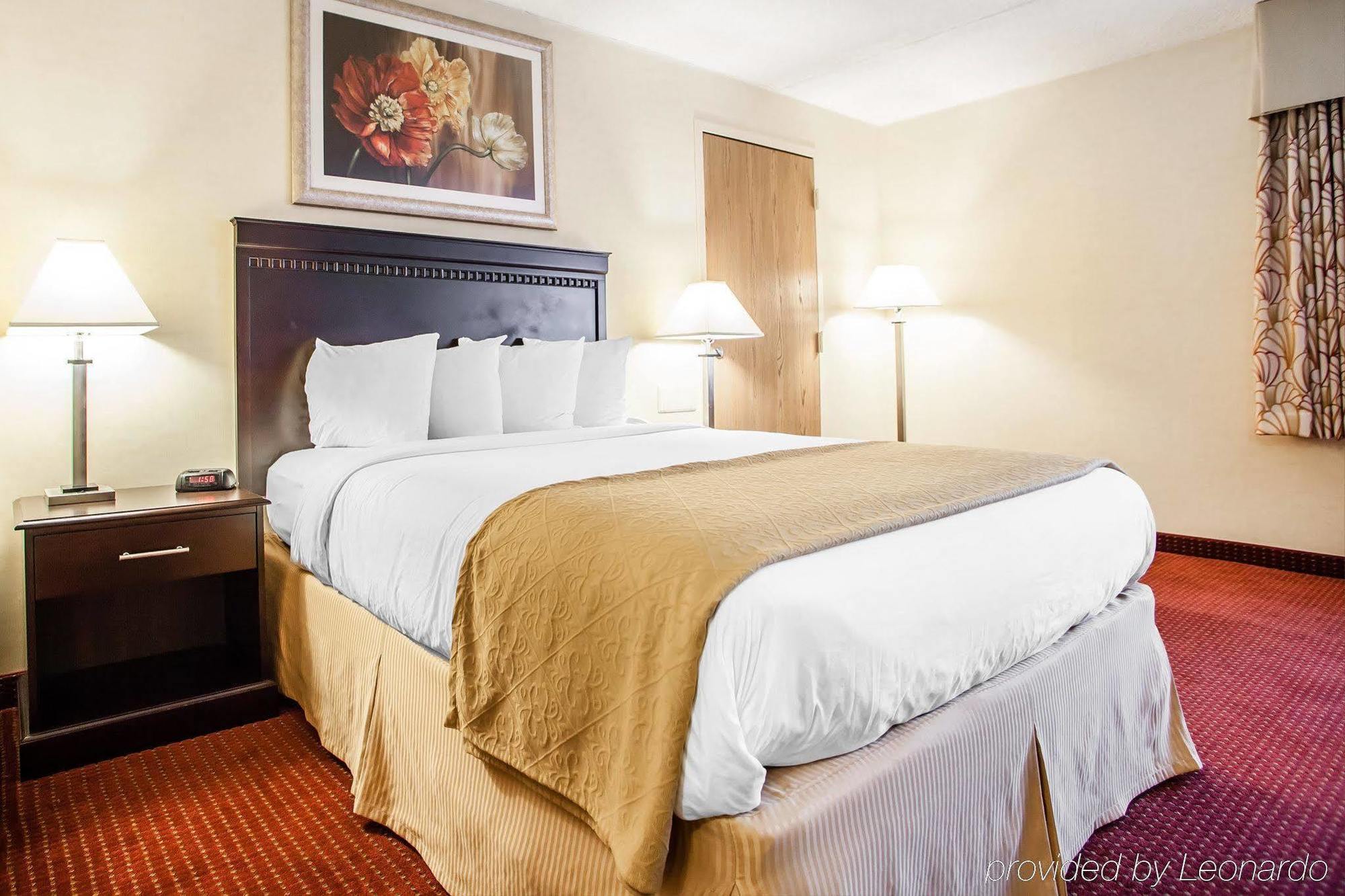 Red Roof Inn & Suites Mt Holly - Mcguire Afb Westampton Екстериор снимка