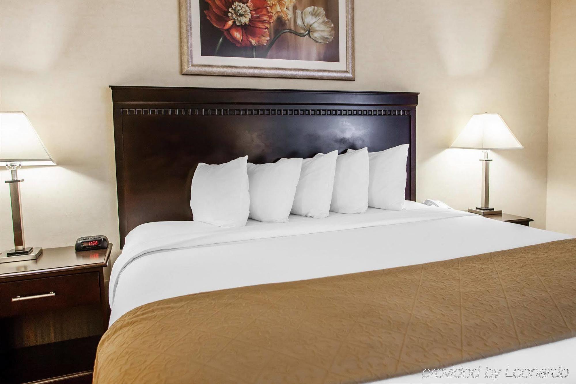 Red Roof Inn & Suites Mt Holly - Mcguire Afb Westampton Екстериор снимка