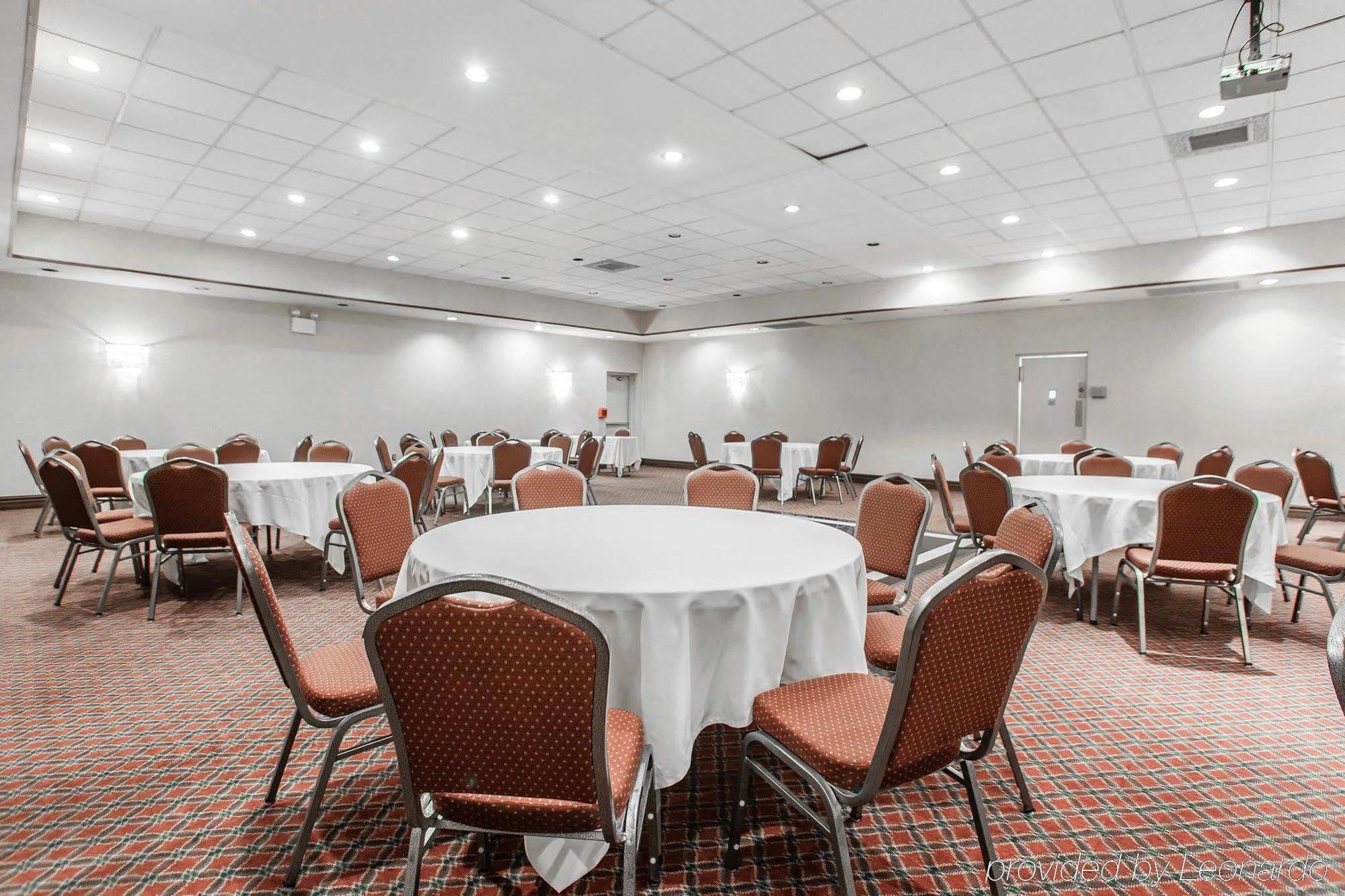 Red Roof Inn & Suites Mt Holly - Mcguire Afb Westampton Екстериор снимка